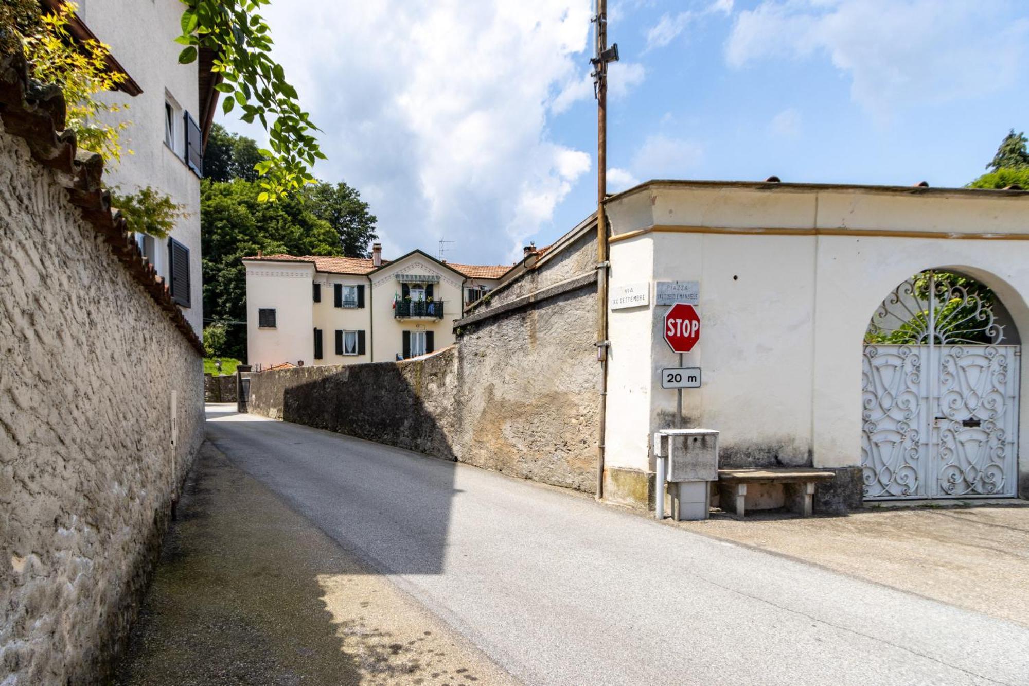 Le Dalie - Appartamento Stresa - Magognino Brisino Bagian luar foto